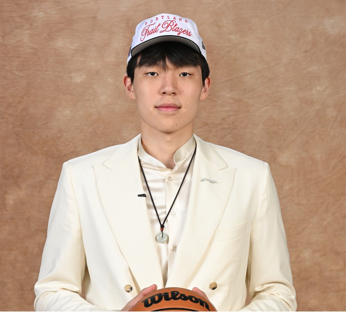 乐鱼网页入口-开拓者官方回顾杨瀚森大帽瞬间：最好别进入禁区