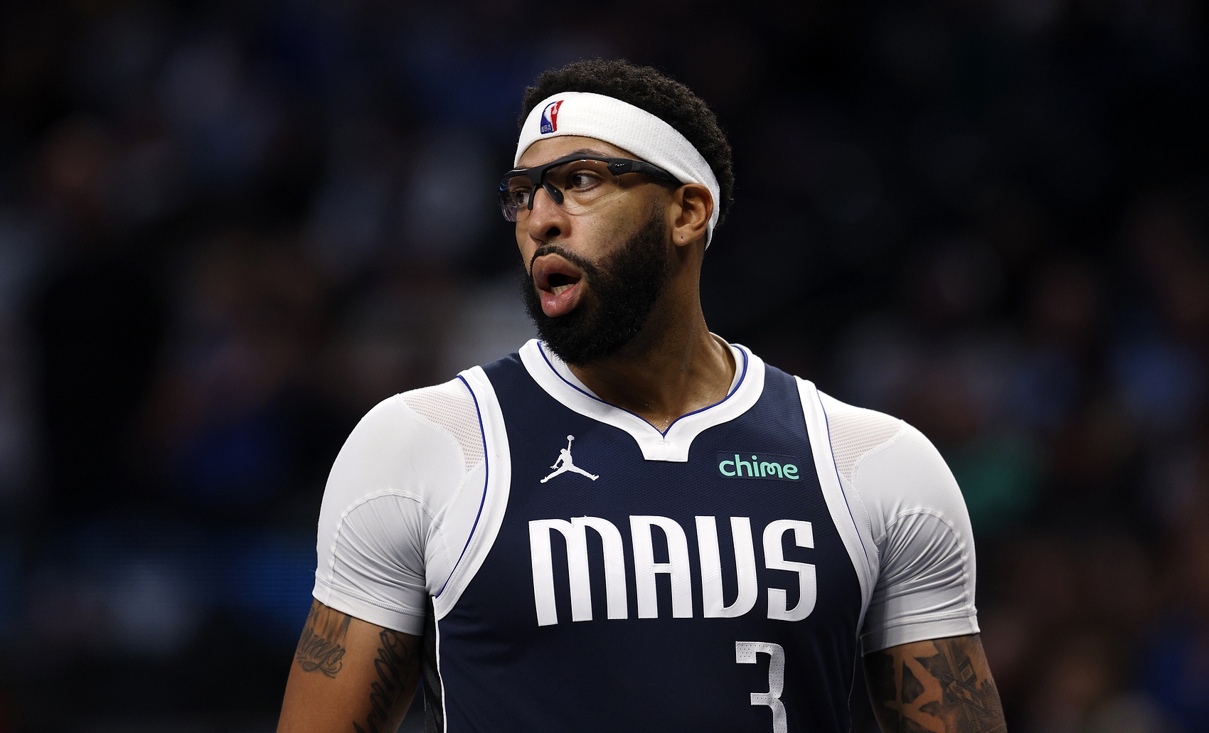 乐鱼体育官网-侠记：老鹰目前不太可能在赛季中期通过交易得到安东尼·戴维斯