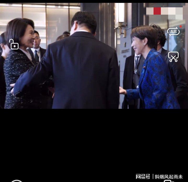 金惠景陪李在明出席晚宴全程冷脸，高市早苗和李在明尽情畅欢颜